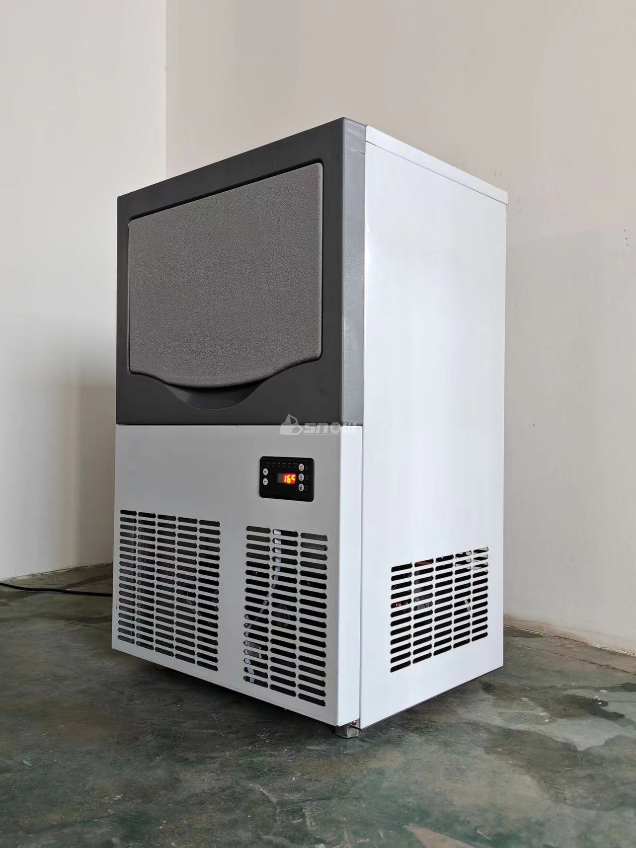 Simple Operation Crash Ice Machine Factory Manufacturing Ice Maker Machine 60kg Snowflake Granular Ice Machine